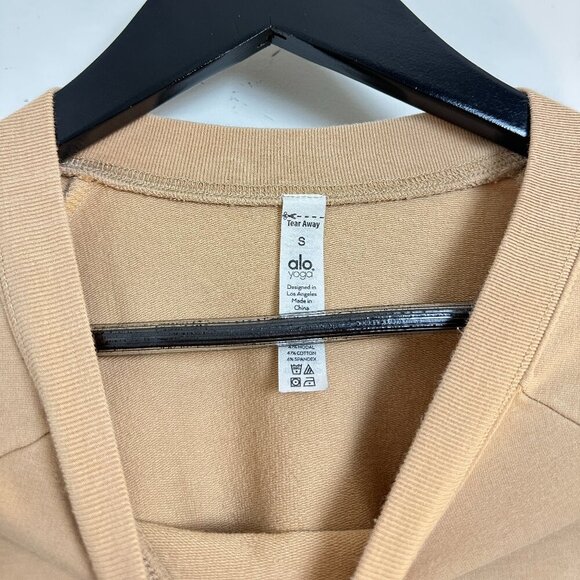 ALO YOGA Double Take Raglan-sleeve Cropped Sweatshirt in Putty Size Small - Picture 3 of 6